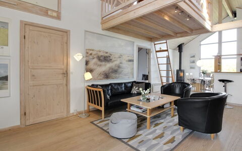 Lothen - 500M from the Sea: Meubilair, Interieur Ontwerp, Flooring, Hout, Verdieping, Houten Vloer, Plafond, Appartement, Kamer, Woonkamer