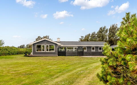 Bengta - 200M from the Sea: Huis, Dak, Huis, Verblijf, Schuur, Garden Gebouwen, Siding, Werf, Blokhut, Hut