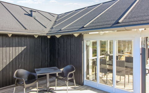 Mirkka - 1.5Km from the Sea: Hout, Huis, Verblijf, Huis, Dak, Landelijk Gebied, Siding, Blokhut, Garden Gebouwen, Hardwood