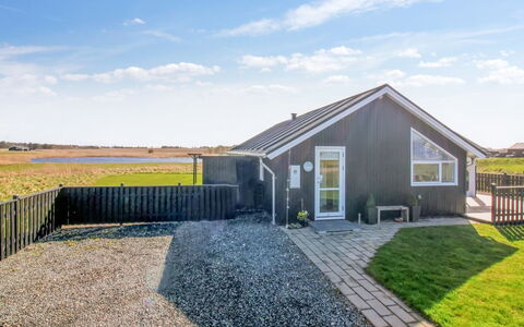 Mirkka - 1.5Km from the Sea: Hout, Huis, Verblijf, Huis, Dak, Landelijk Gebied, Siding, Blokhut, Garden Gebouwen, Hardwood