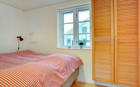 Sofine - 250M from the Sea: Hout, Slaapkamer, Meubilair, Bed, Interieur Ontwerp, Verdieping, Bedding, Flooring, Bed Frame, Laken