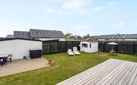 Sofine - 250M from the Sea: Lucht, Gebouw, Dak, Huis, Huis, Woongebied, Architectuur, Land Lot, Siding, Verblijf