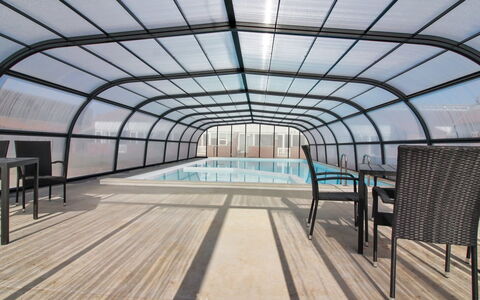 Skarp - 500M from the Sea: Huis, Huis, Deur, Dak, Verblijf, Landgoed, Tuin, Schaduw, Siding, Werf