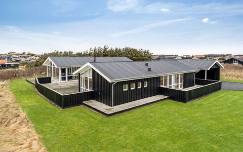 Eileen - 300M from the Sea: Hout, Huis, Verblijf, Huis, Dak, Landelijk Gebied, Siding, Blokhut, Garden Gebouwen, Hardwood