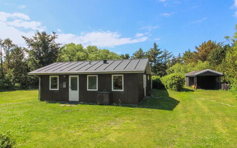 Ylva - 650M from the Sea: Hout, Huis, Veranda, Dek, Hardwood, Dak, Beits, Houten Vloer, Eco Hotel