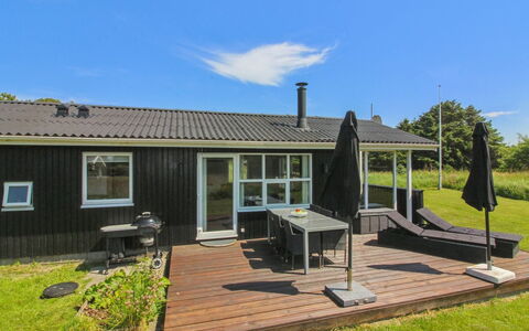 Grit - 650M from the Sea: Zwembad, Buitenmeubels, Meubilair, Toevlucht, Flagstone, Eco Hotel, Schaduw, Stoel, Vrije Tijd, Landgoed