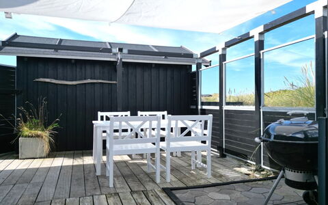 Aruna - 200M from the Sea: Huis, Huis, Deur, Dak, Verblijf, Landgoed, Tuin, Schaduw, Siding, Werf
