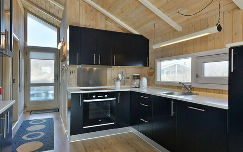 Styrbiorn - 100M from the Sea: Huis, Huis, Deur, Dak, Verblijf, Landgoed, Tuin, Schaduw, Siding, Werf