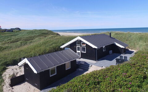 Felippa - 25M from the Sea: Woongebied, Dak, Voorstad, Oprit, Landgoed, Schoorsteen