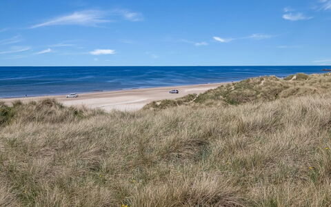 Guthfrith - 100M from the Sea: Dak, Huis, Deur, Verblijf, Schaduw, Siding, Werf, Landgoed, Backyard