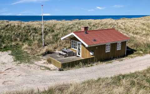 Guthfrith - 100M from the Sea: Dak, Huis, Deur, Verblijf, Schaduw, Siding, Werf, Landgoed, Backyard