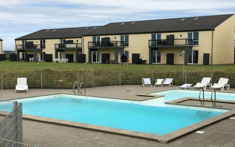 Birgitta - 150M from the Sea: Toevlucht, Landgoed, Zwembad, Schaduw, Werf, Hotel, Binnenplaats, Villa, Buitenmeubels