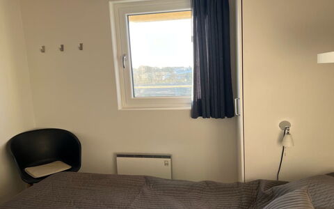 Birgitta - 150M from the Sea: Verdieping, Interieur Ontwerp, Slaapkamer, Flooring, Bed, Plafond, Kamer, Laken, Meubilair, Bedding