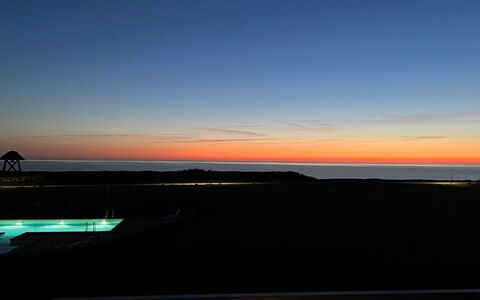 Birgitta - 150M from the Sea: Lucht, Blauw, Horizon, Schemer, Afterglow, Zonsondergang, Avond, Zonsopkomst, Morgenrood, Oranje