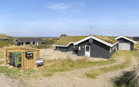 Solvejg - 150M from the Sea: Zwembad, Buitenmeubels, Meubilair, Toevlucht, Flagstone, Eco Hotel, Schaduw, Stoel, Vrije Tijd, Landgoed