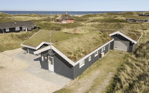 Solvejg - 150M from the Sea: Zwembad, Buitenmeubels, Meubilair, Toevlucht, Flagstone, Eco Hotel, Schaduw, Stoel, Vrije Tijd, Landgoed