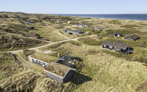 Solvejg - 150M from the Sea: Zwembad, Buitenmeubels, Meubilair, Toevlucht, Flagstone, Eco Hotel, Schaduw, Stoel, Vrije Tijd, Landgoed