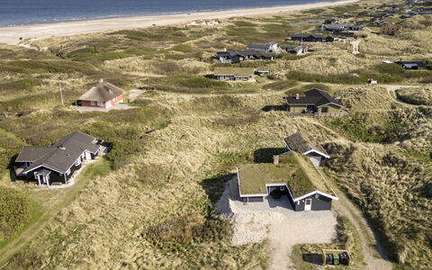 Solvejg - 150M from the Sea: Zwembad, Buitenmeubels, Meubilair, Toevlucht, Flagstone, Eco Hotel, Schaduw, Stoel, Vrije Tijd, Landgoed