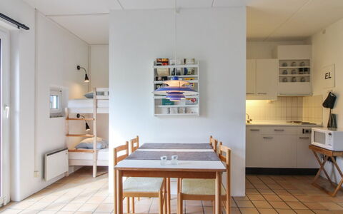 Tinke - 150M from the Sea: Huis, Dak, Huis, Deur, Verblijf, Schaduw, Tuin, Groundcover, Veranda, Werf