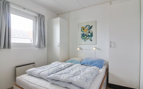 Tinke - 150M from the Sea: Huis, Dak, Huis, Deur, Verblijf, Schaduw, Tuin, Groundcover, Veranda, Werf