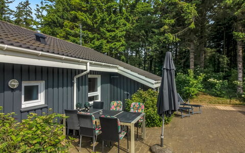 Aniki - 1.4Km from the Sea: Verblijf, Huis, Huis, Dak, Veranda, Landgoed, Siding, Garden Gebouwen, Boerderij, Werf