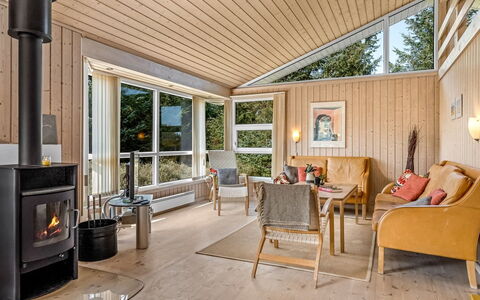 Terho - 1Km from the Sea: Huis, Dak, Huis, Deur, Verblijf, Schaduw, Tuin, Groundcover, Veranda, Werf