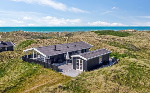 Gojko - 140M from the Sea: Hout, Huis, Verblijf, Huis, Dak, Landelijk Gebied, Siding, Blokhut, Garden Gebouwen, Hardwood