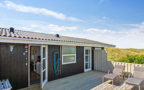 Gojko - 140M from the Sea: Hout, Huis, Verblijf, Huis, Dak, Landelijk Gebied, Siding, Blokhut, Garden Gebouwen, Hardwood
