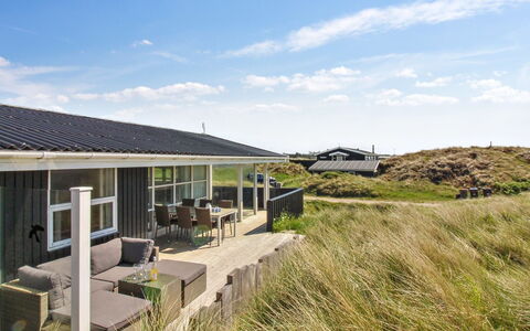 Gojko - 140M from the Sea: Hout, Huis, Verblijf, Huis, Dak, Landelijk Gebied, Siding, Blokhut, Garden Gebouwen, Hardwood