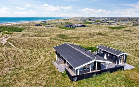 Gojko - 140M from the Sea: Hout, Huis, Verblijf, Huis, Dak, Landelijk Gebied, Siding, Blokhut, Garden Gebouwen, Hardwood