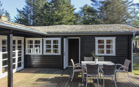 Olin - 600M from the Sea: Huis, Huis, Deur, Dak, Verblijf, Landgoed, Tuin, Schaduw, Siding, Werf