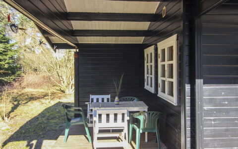 Olin - 600M from the Sea: Huis, Huis, Deur, Dak, Verblijf, Landgoed, Tuin, Schaduw, Siding, Werf