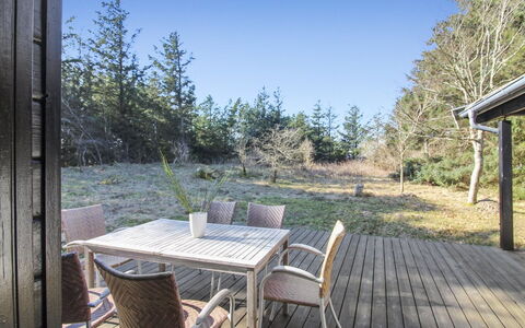 Olin - 600M from the Sea: Huis, Huis, Deur, Dak, Verblijf, Landgoed, Tuin, Schaduw, Siding, Werf