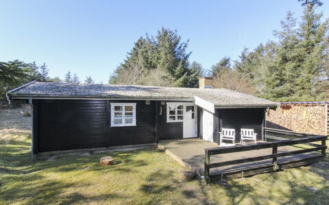 Olin - 600M from the Sea: Huis, Huis, Deur, Dak, Verblijf, Landgoed, Tuin, Schaduw, Siding, Werf