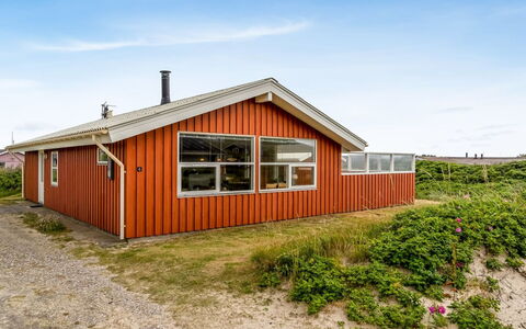 Dolma - 75M from the Sea: Huis, Huis, Deur, Dak, Verblijf, Landgoed, Tuin, Schaduw, Siding, Werf
