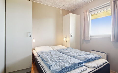 Eydis - 150M from the Sea: Slaapkamer, Bed, Laken, Bedding, Verdieping, Bed Frame, Flooring, Plafond, Interieur Ontwerp, Kamer