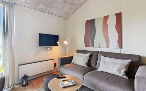 Eydis - 150M from the Sea: Meubilair, Interieur Ontwerp, Flooring, Verdieping, Muur, Bankstel, Hout, Plafond, Kamer, Woonkamer