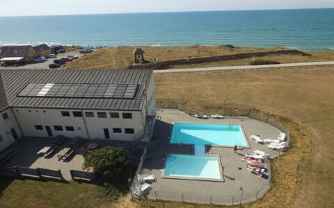 Eydis - 150M from the Sea: Zwembad, Toevlucht, Landgoed, Hotel, Badplaats, Villa, Eco Hotel, Luchtfotografie, Thermae, Badplaats