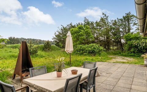 Herma - 300M from the Sea: Meubilair, Stoel, Tafel, Buitenmeubels, Buitentafel, Keuken En Eettafel, Land Lot, Schaduw, Tuin, Landscaping