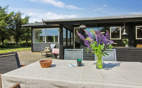 Herma - 300M from the Sea: Huis, Veranda, Land Lot, Deur, Schaduw, Verblijf, Landgoed, Werf, Landscaping