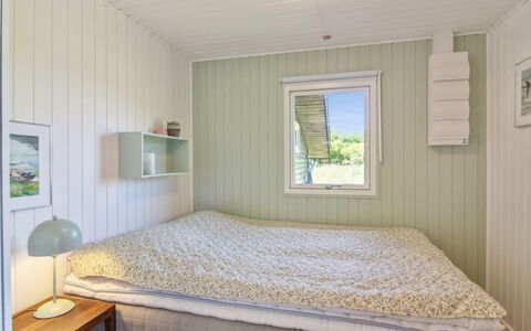 Herma - 300M from the Sea: Hout, Flooring, Verdieping, Slaapkamer, Plafond, Interieur Ontwerp, Bed, Laken, Bed Frame, Bedding