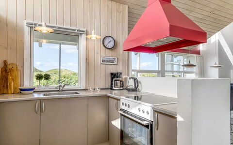 Anne - 100M from the Sea: Keuken, Interieur Ontwerp, Flooring, Toestel Van De Keuken, Countertop, Meubilair, Plafond, Hout, Verdieping, Lichte Inrichting