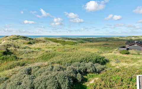 Anne - 100M from the Sea: Lucht, Blauw, Gras, Vegetation, Grasland, Ecoregio, Plantengemeenschap, Wolk, Land Lot, Shrubland