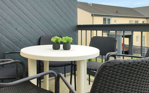 Cariba - 150M from the Sea: Vegetation, Struik, De Lente, Verblijf, Tuin, Schaduw, Backyard, Werf, Stoel