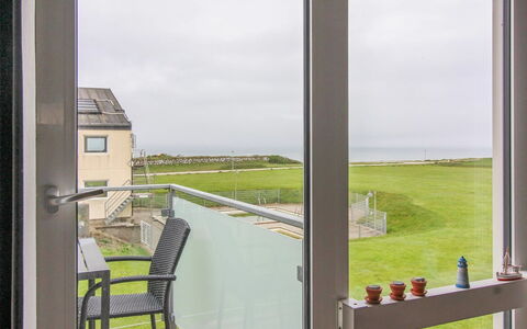 Cariba - 150M from the Sea: Vegetation, Struik, De Lente, Verblijf, Tuin, Schaduw, Backyard, Werf, Stoel