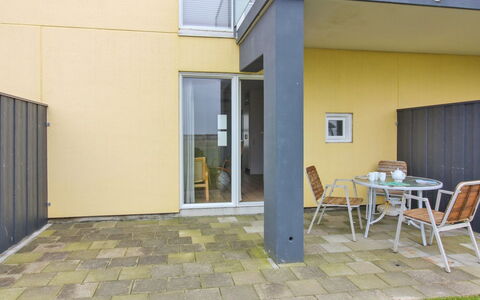 Helke - 150M from the Sea: Verblijf, Huis, Huis, Dak, Veranda, Landgoed, Siding, Garden Gebouwen, Boerderij, Werf
