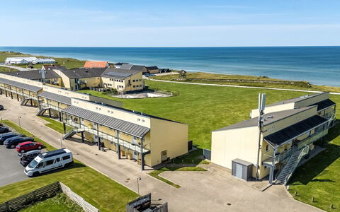 Alimpij - 150M from the Sea: Huis, Dak, Huis, Deur, Verblijf, Schaduw, Tuin, Groundcover, Veranda, Werf