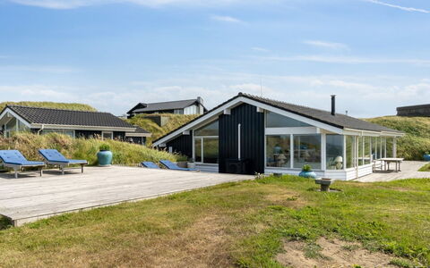 Alyssa - 300M from the Sea: Plantengemeenschap, Zonlicht, Kruidachtige Plant, Tuin, Plantage, Landbouw, Boerderij
