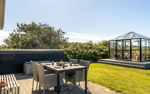 Mata - 700M from the Sea: Huis, Huis, Dak, Woongebied, Verblijf, Landgoed, Boerderij, Gazon, Landscaping, Siding