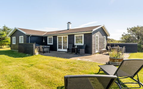 Mata - 700M from the Sea: Huis, Huis, Dak, Woongebied, Verblijf, Landgoed, Boerderij, Gazon, Landscaping, Siding